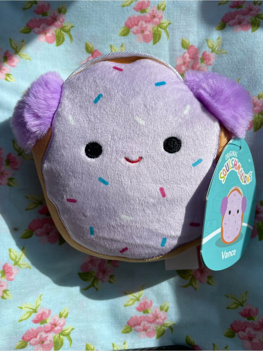 Squishmallows Vance cream donut plush. NWT